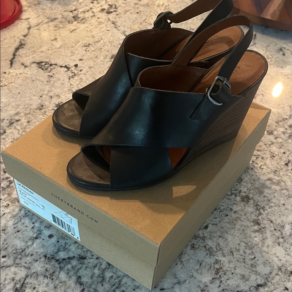Lucky Brand Women's Black Wedge Sandals